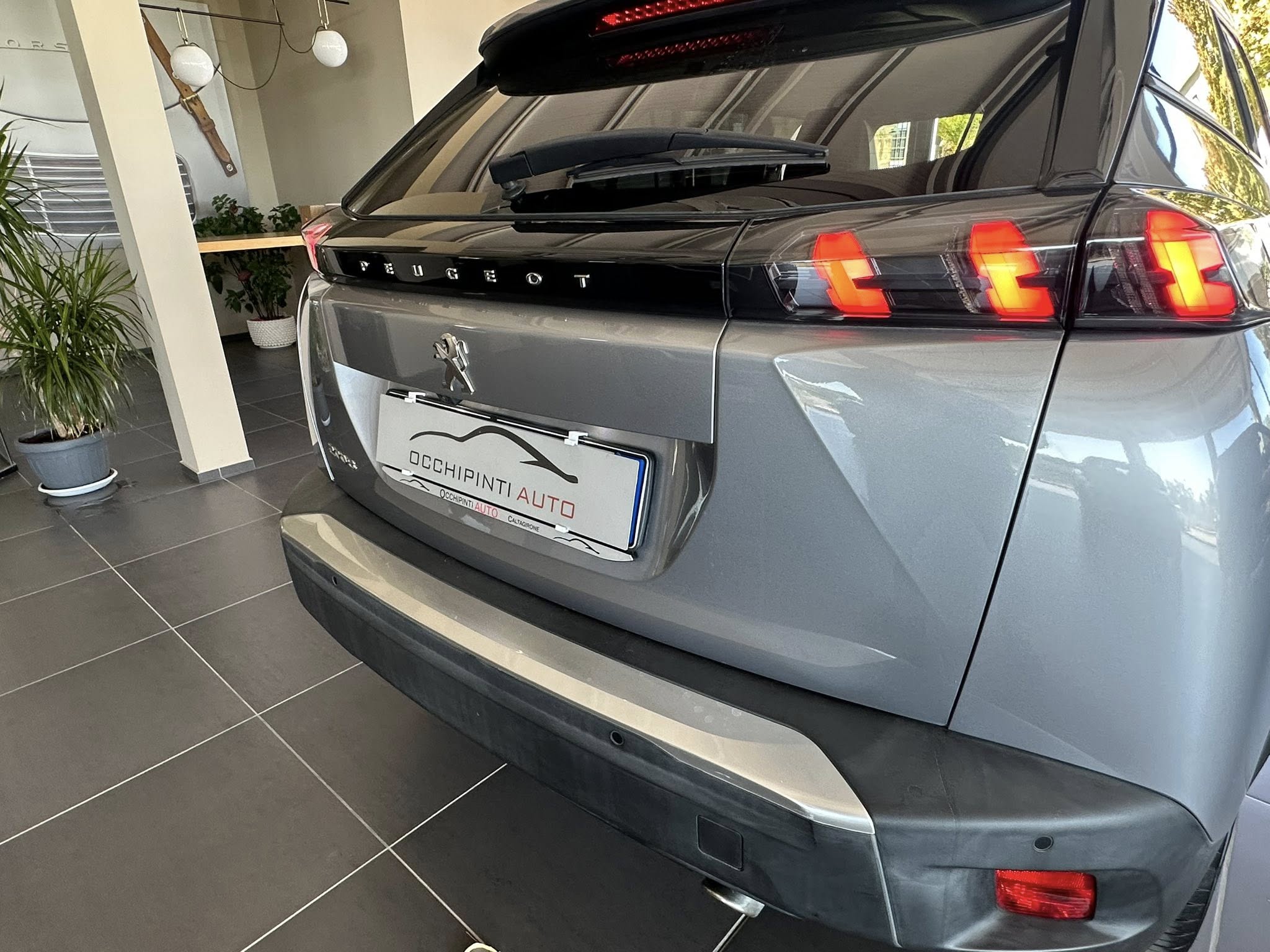 PEUGEOT 2008 CROSSOVER  BlueDHi 110CV ALLURE PACK