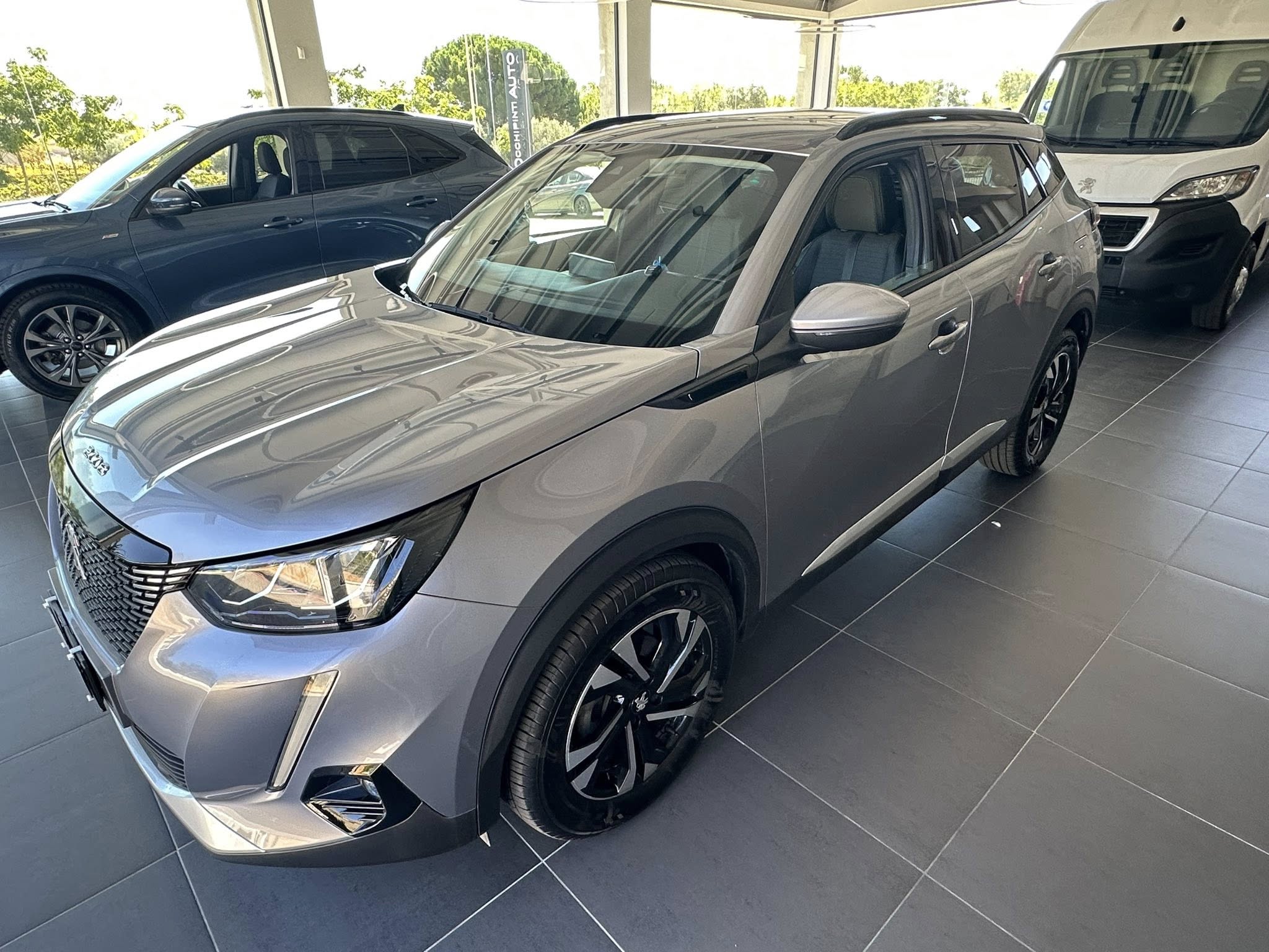 PEUGEOT 2008 CROSSOVER  BlueDHi 110CV ALLURE PACK