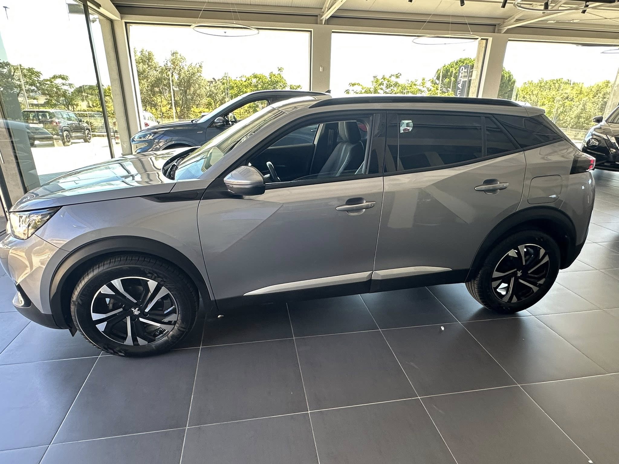 PEUGEOT 2008 CROSSOVER  BlueDHi 110CV ALLURE PACK