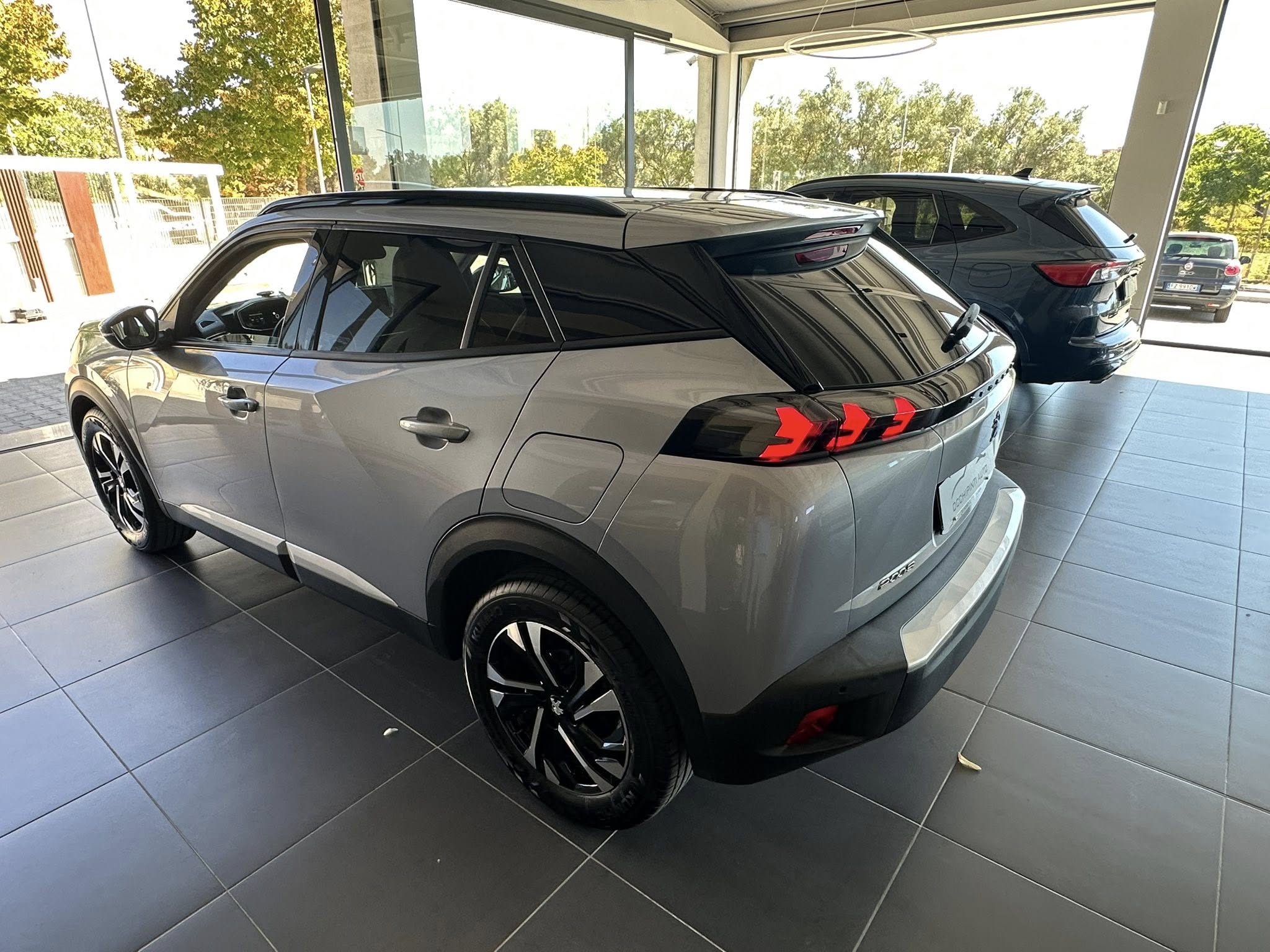 PEUGEOT 2008 CROSSOVER  BlueDHi 110CV ALLURE PACK