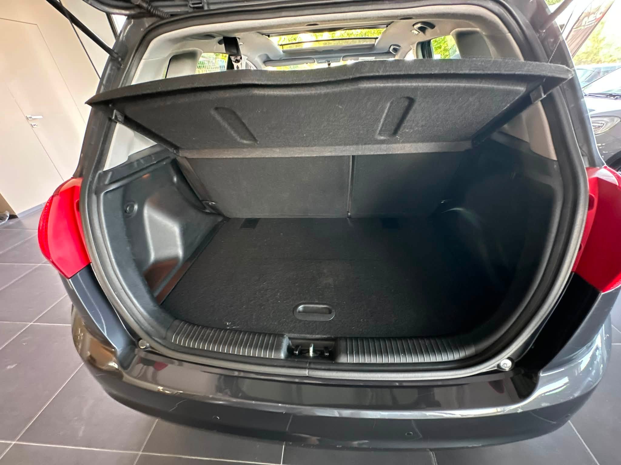 KIA VENGA 1.4 CVVT COOL