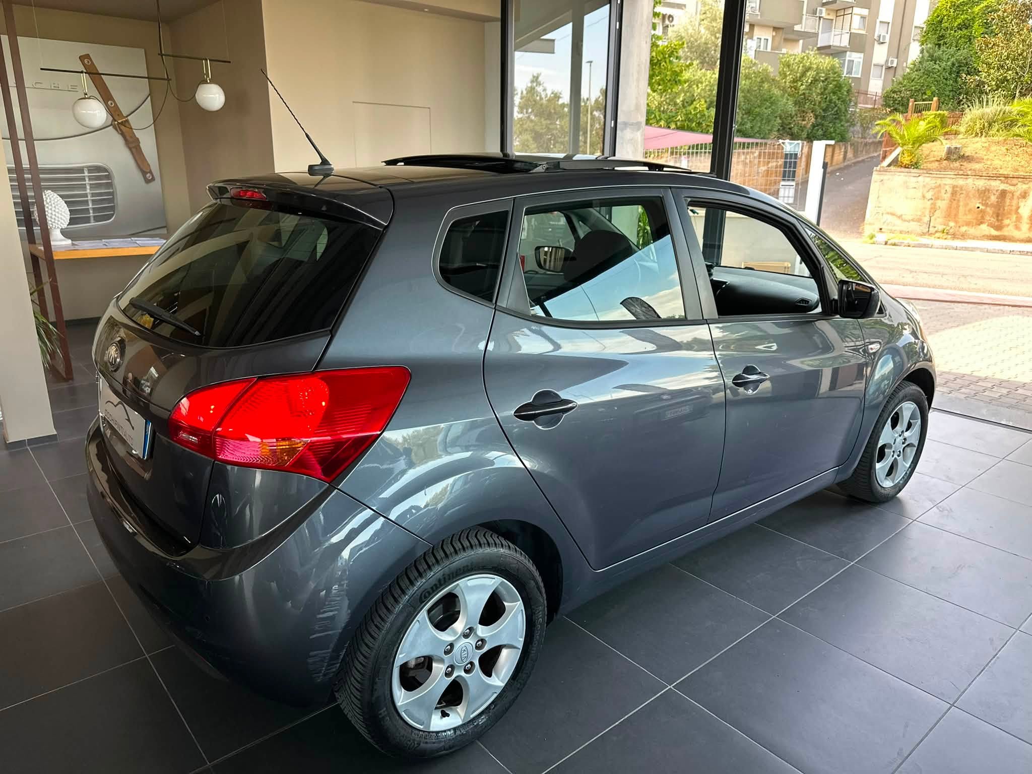 KIA VENGA 1.4 CVVT COOL