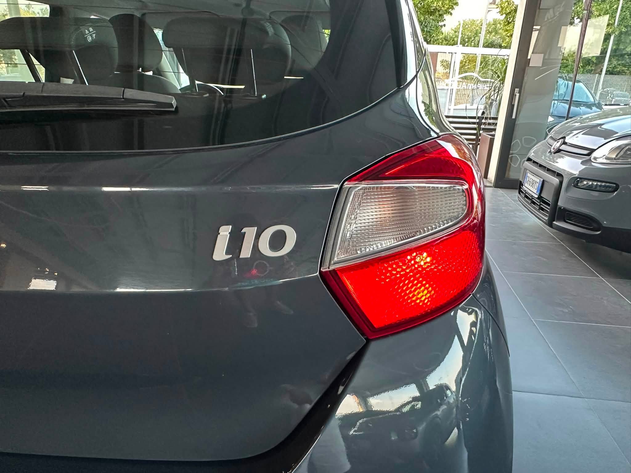HYUNDAI   i 10
