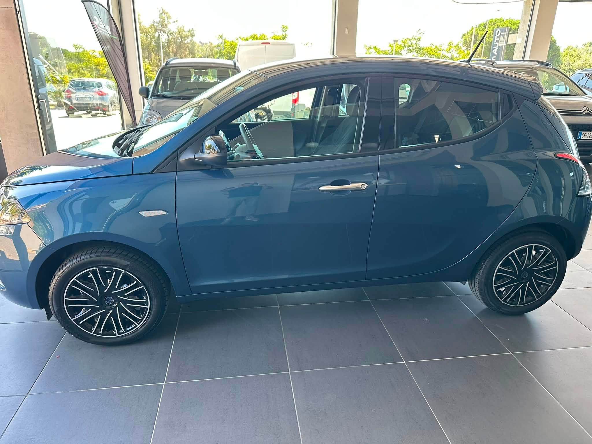 LANCIA YPSILON GOLD 1.0 firefly Hybrid S&S 70 cv