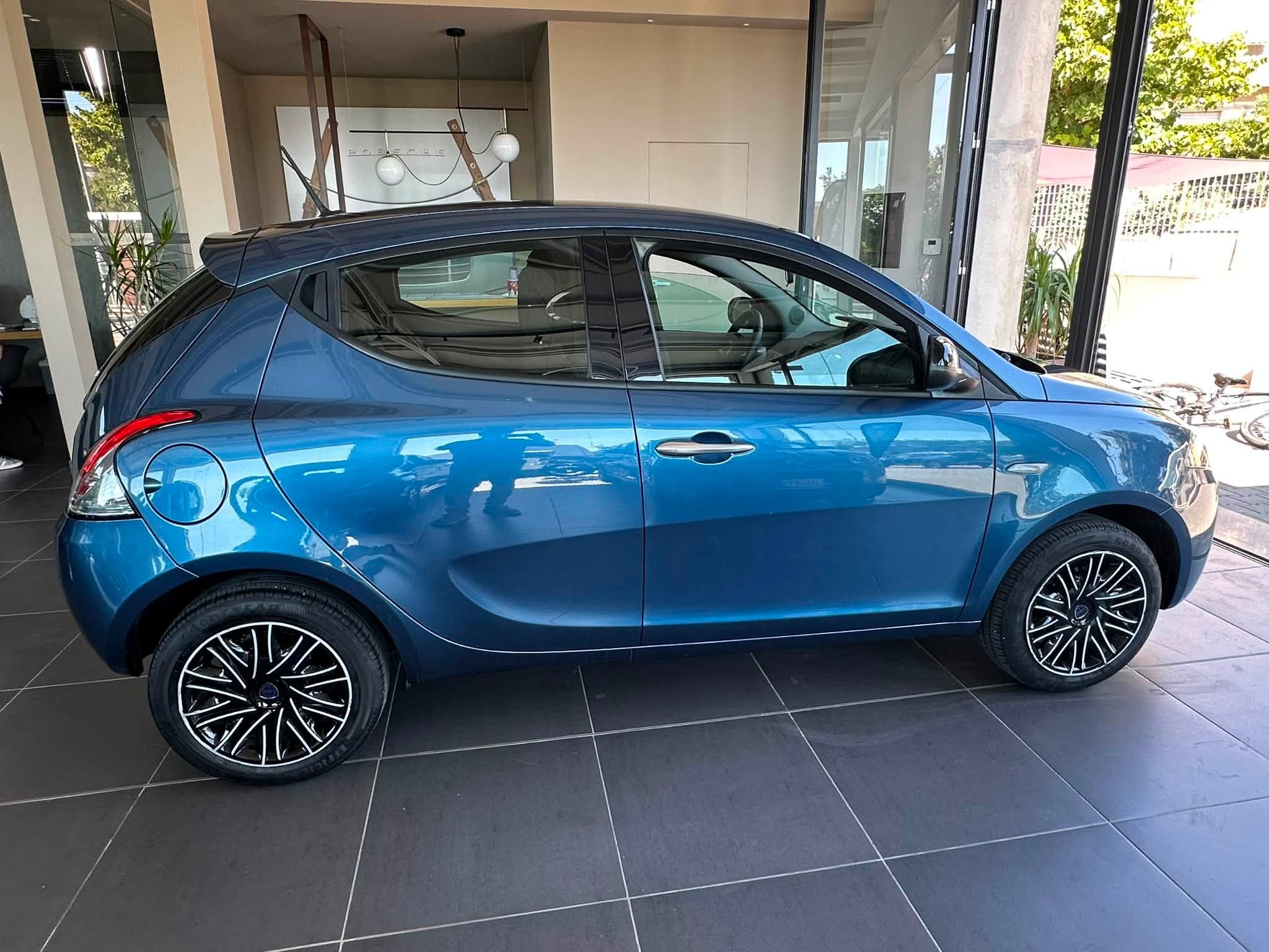 LANCIA YPSILON GOLD 1.0 firefly Hybrid S&S 70 cv