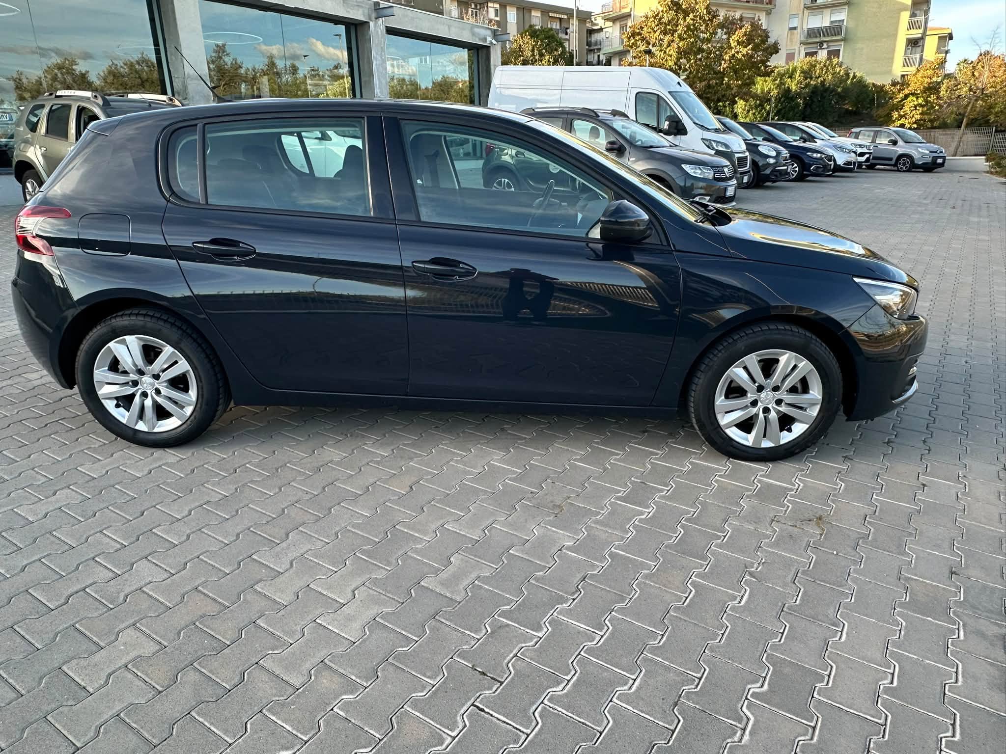 PEUGEOT 308 BlueHDi