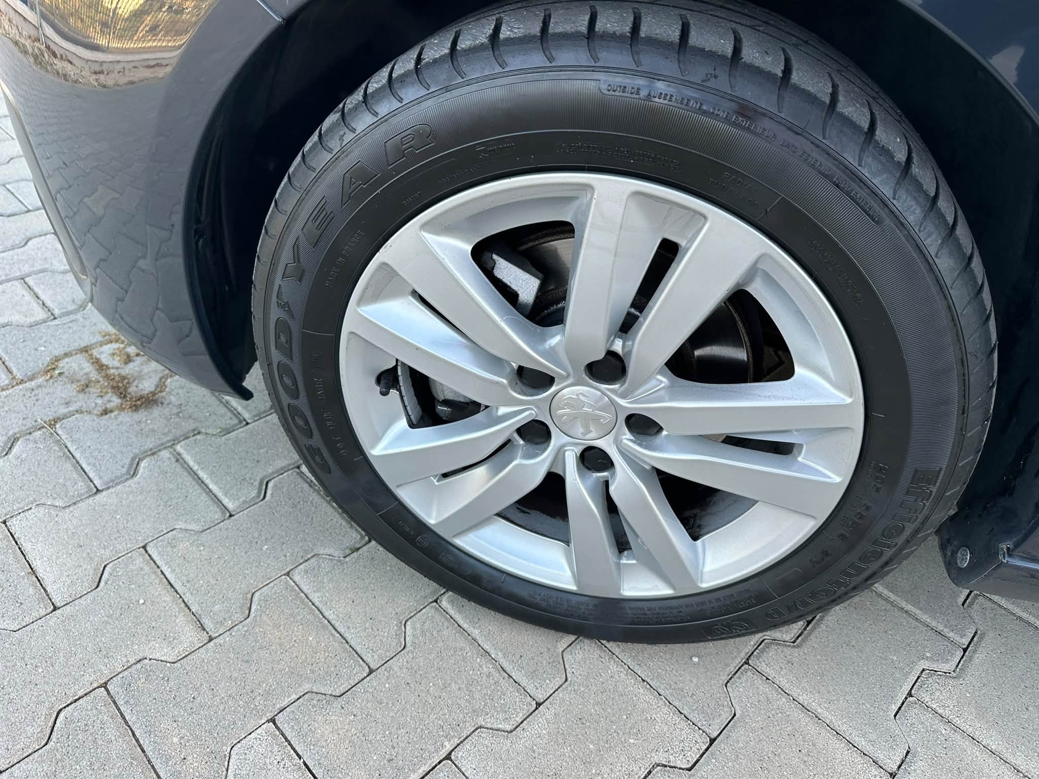 PEUGEOT 308 BlueHDi