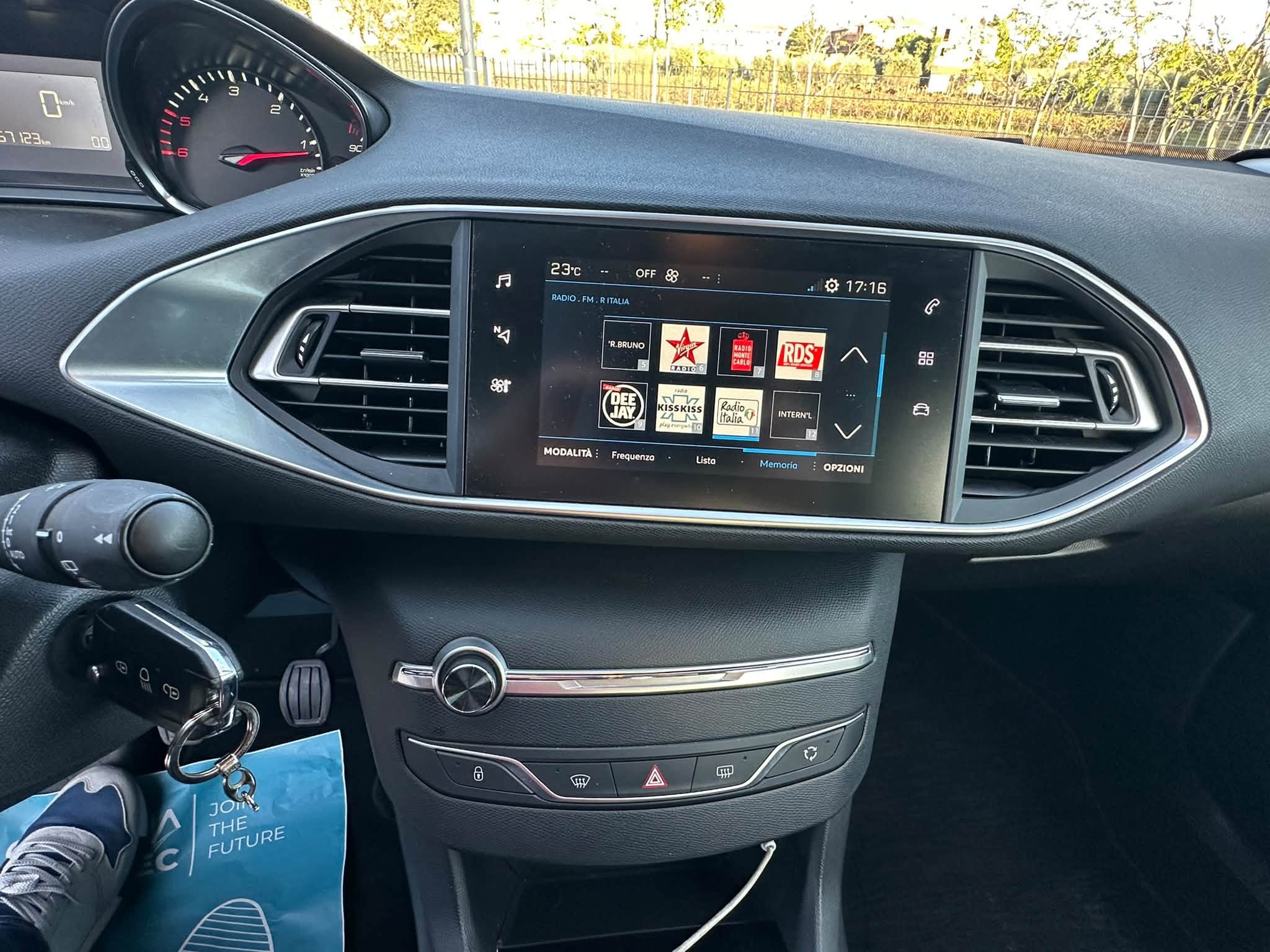 PEUGEOT 308 BlueHDi