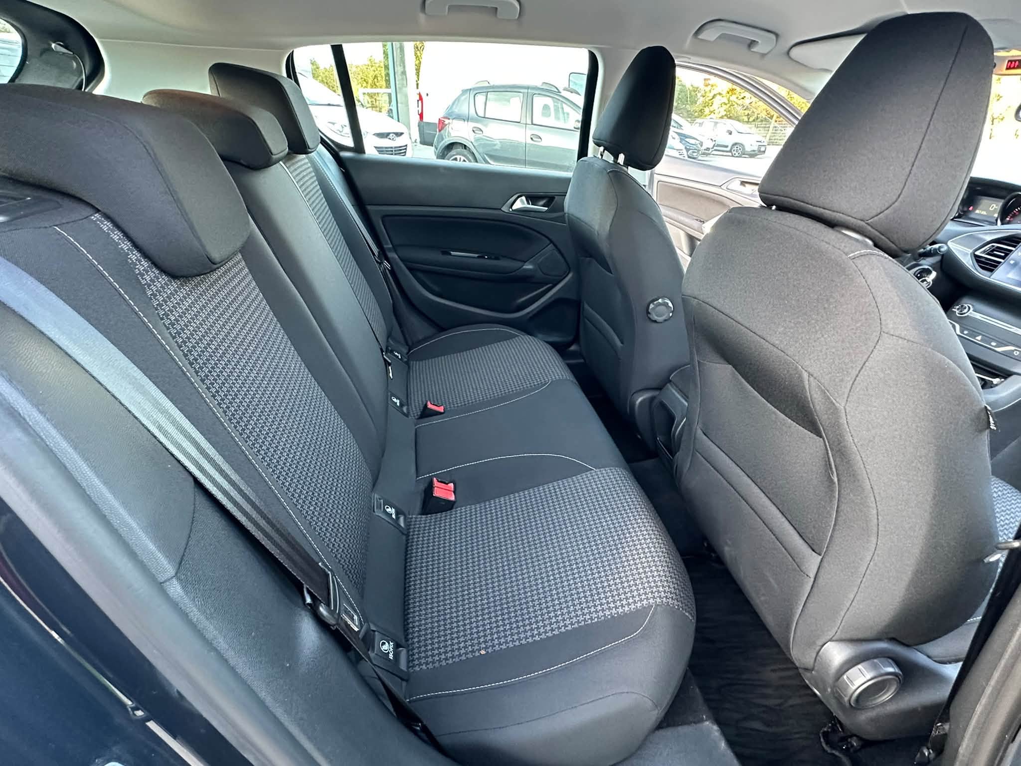 PEUGEOT 308 BlueHDi
